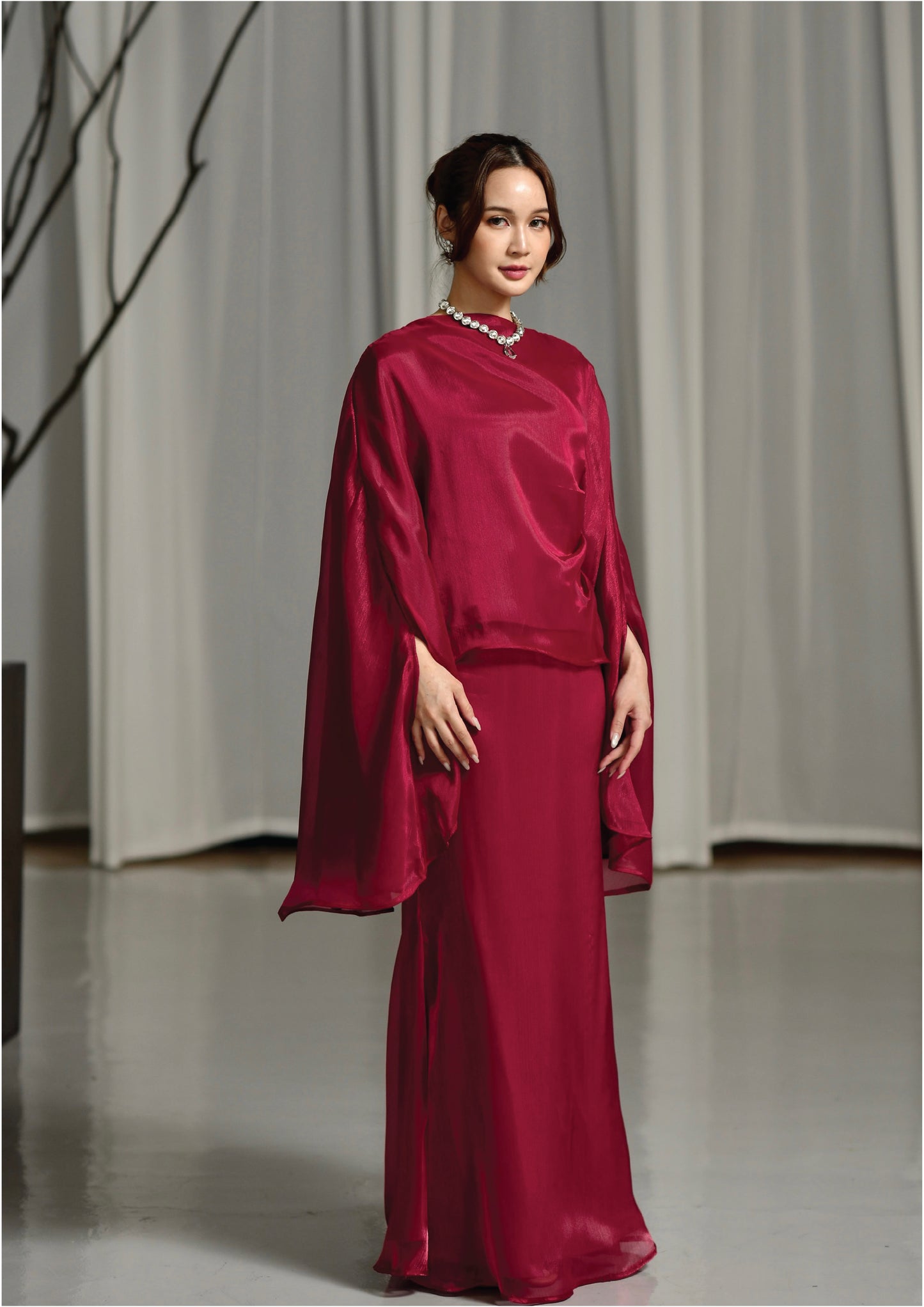 Grandeur Drape Set in Garnet