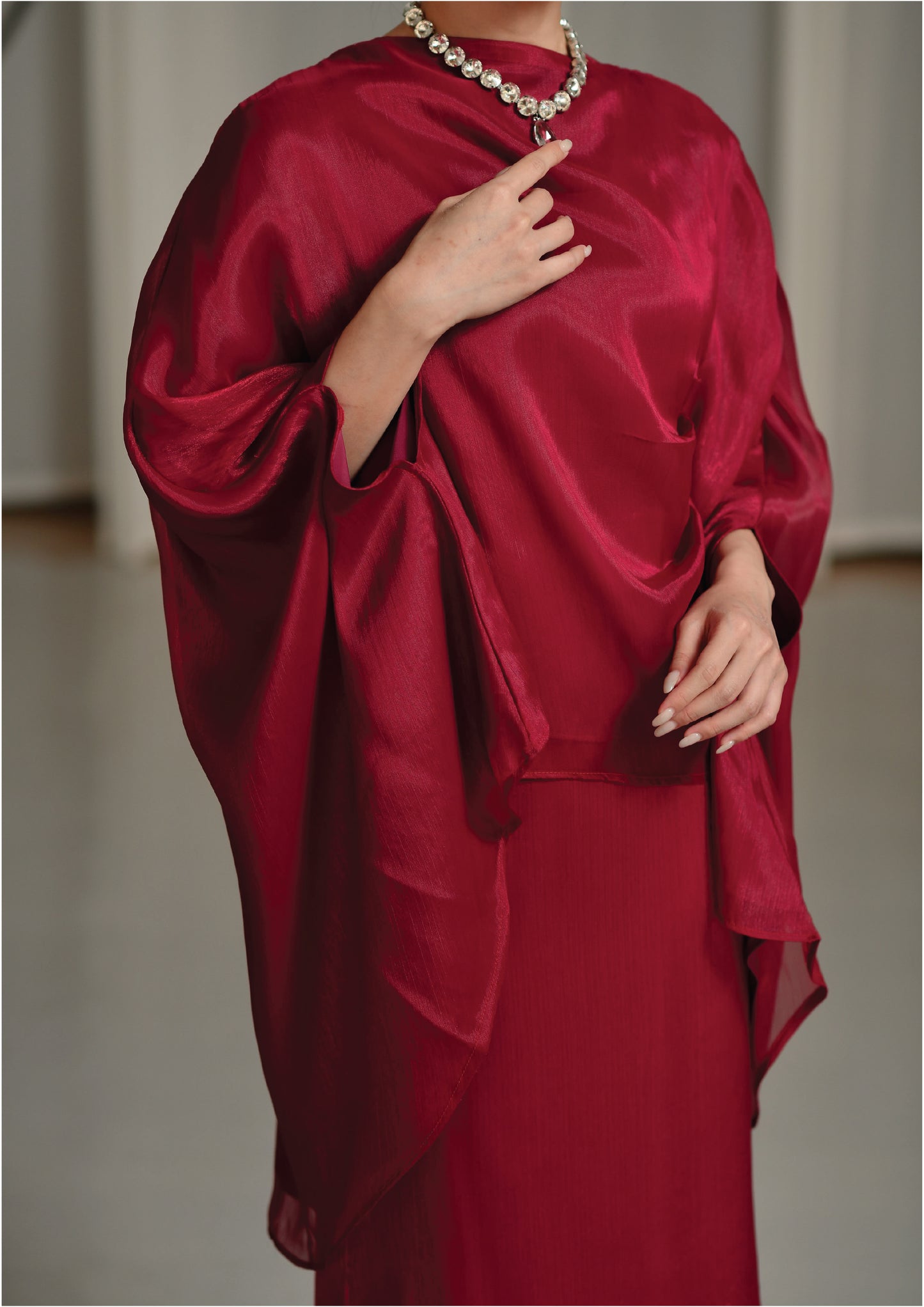 Grandeur Drape Set in Garnet