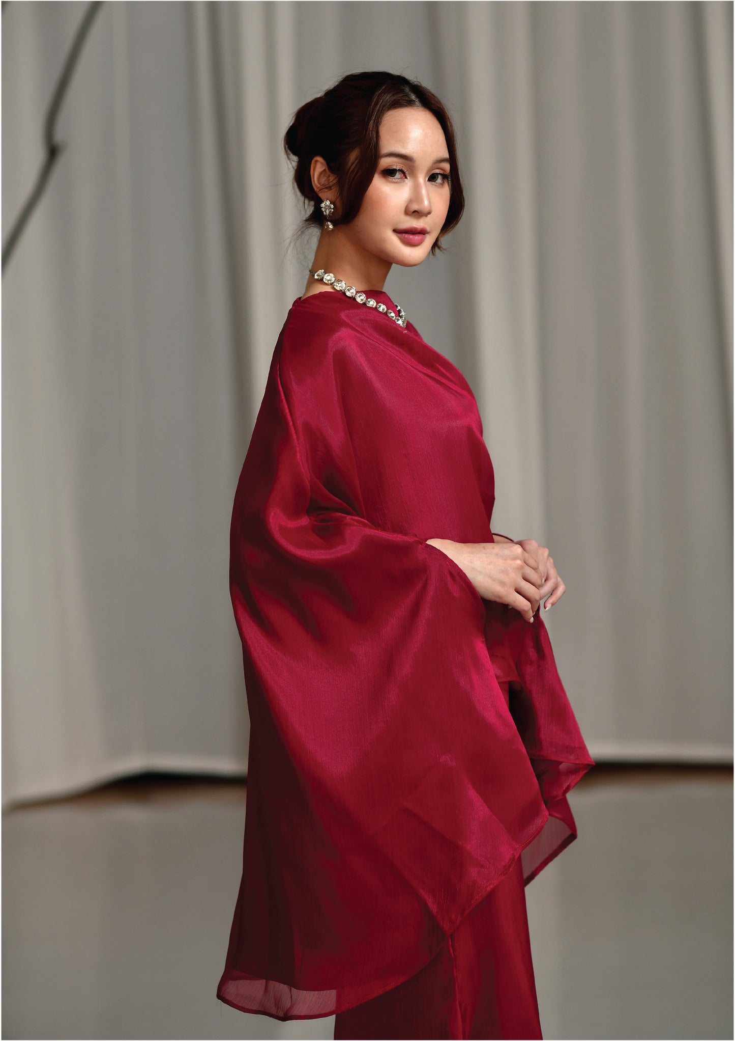 Grandeur Drape Set in Garnet