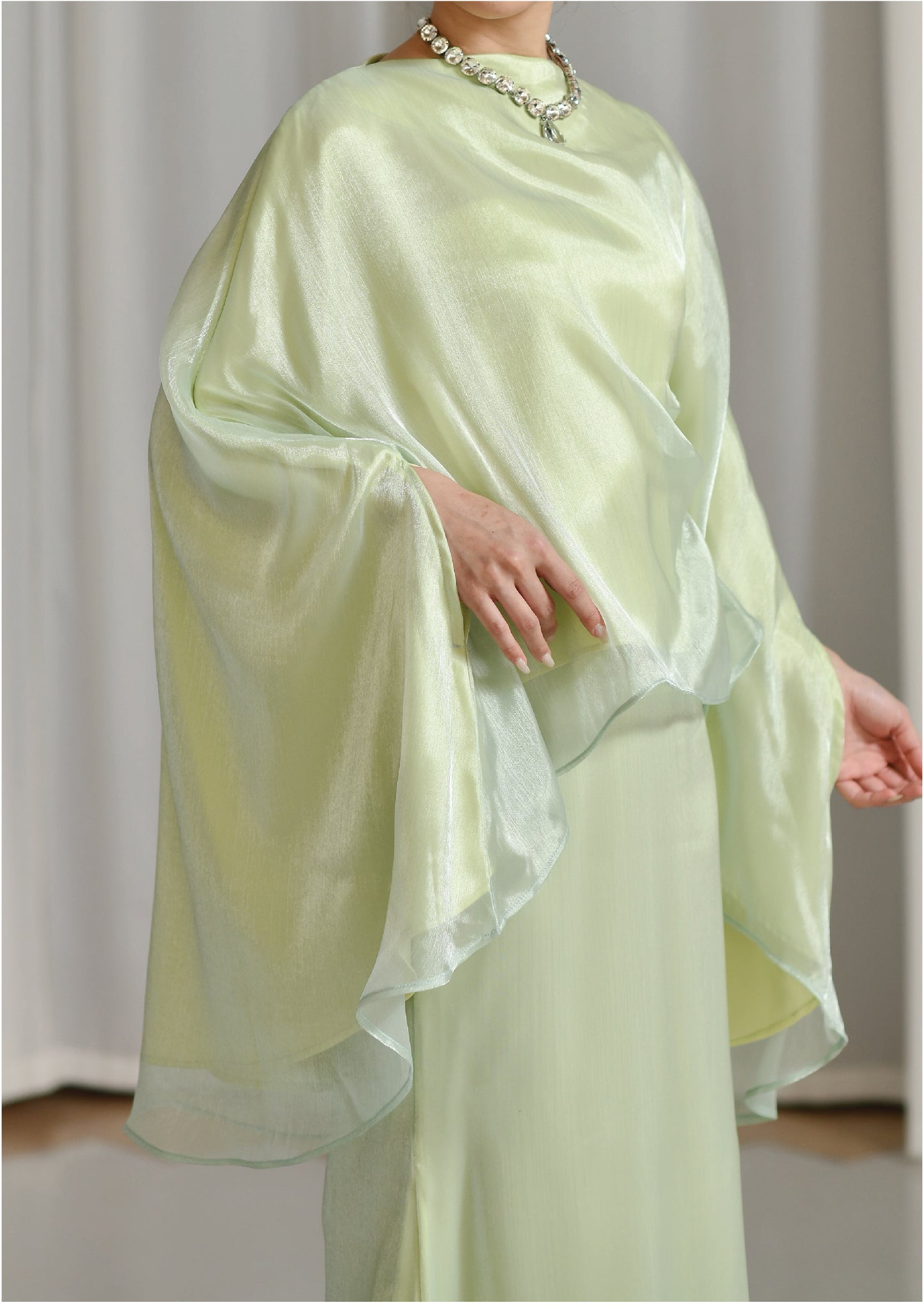 Grandeur Drape Set in Celadon