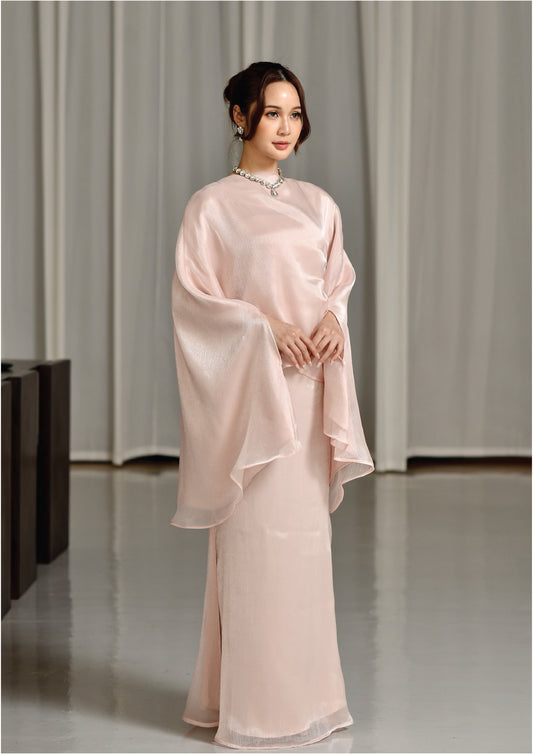 Grandeur Drape Set in Aurora