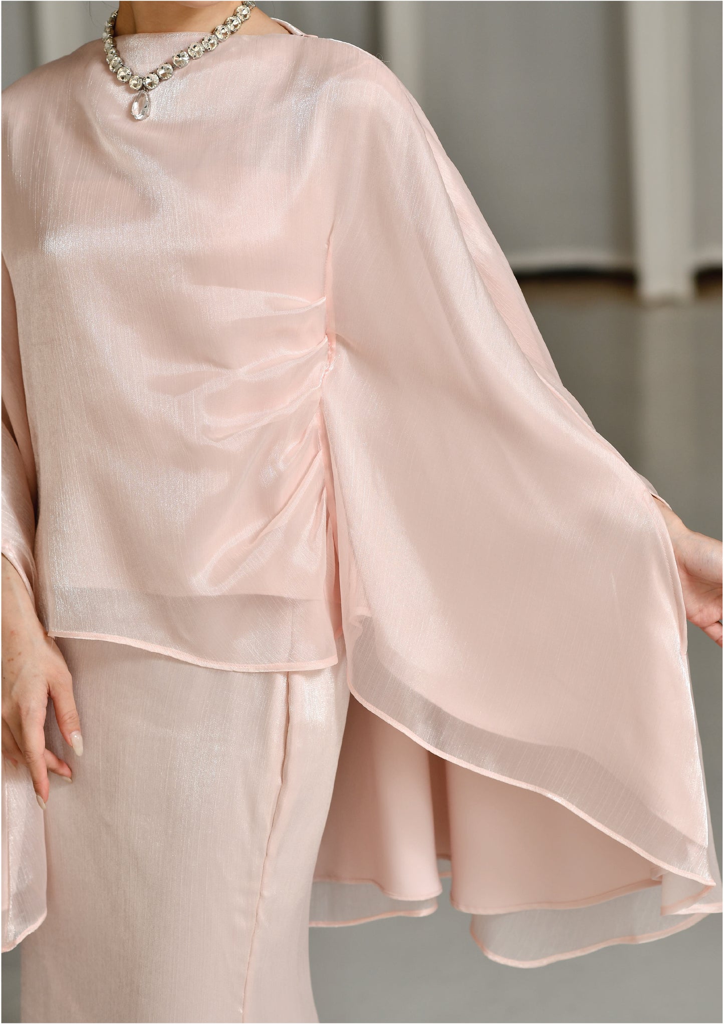 Grandeur Drape Set in Aurora