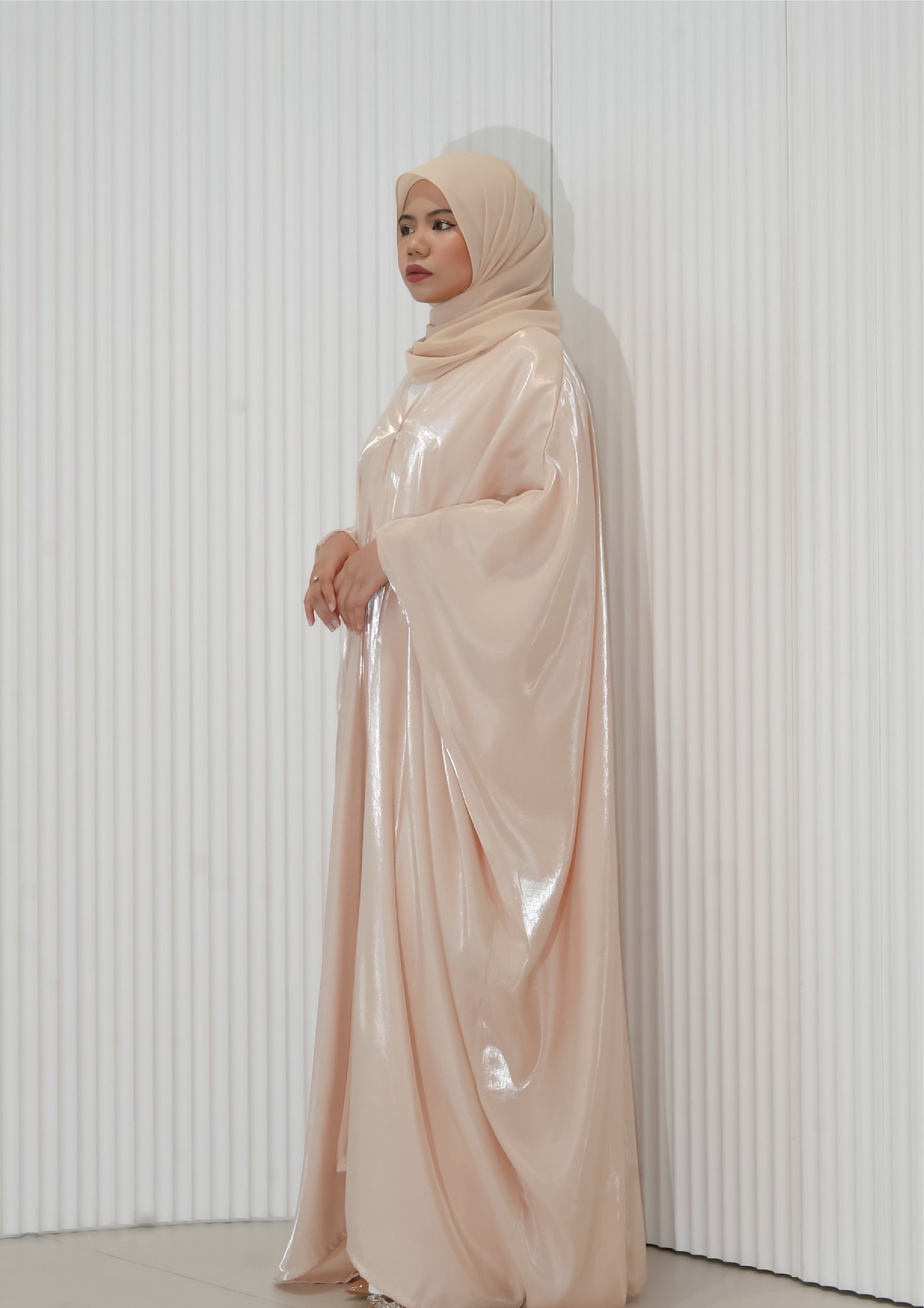 KHALEEJI Abaya in Pearl