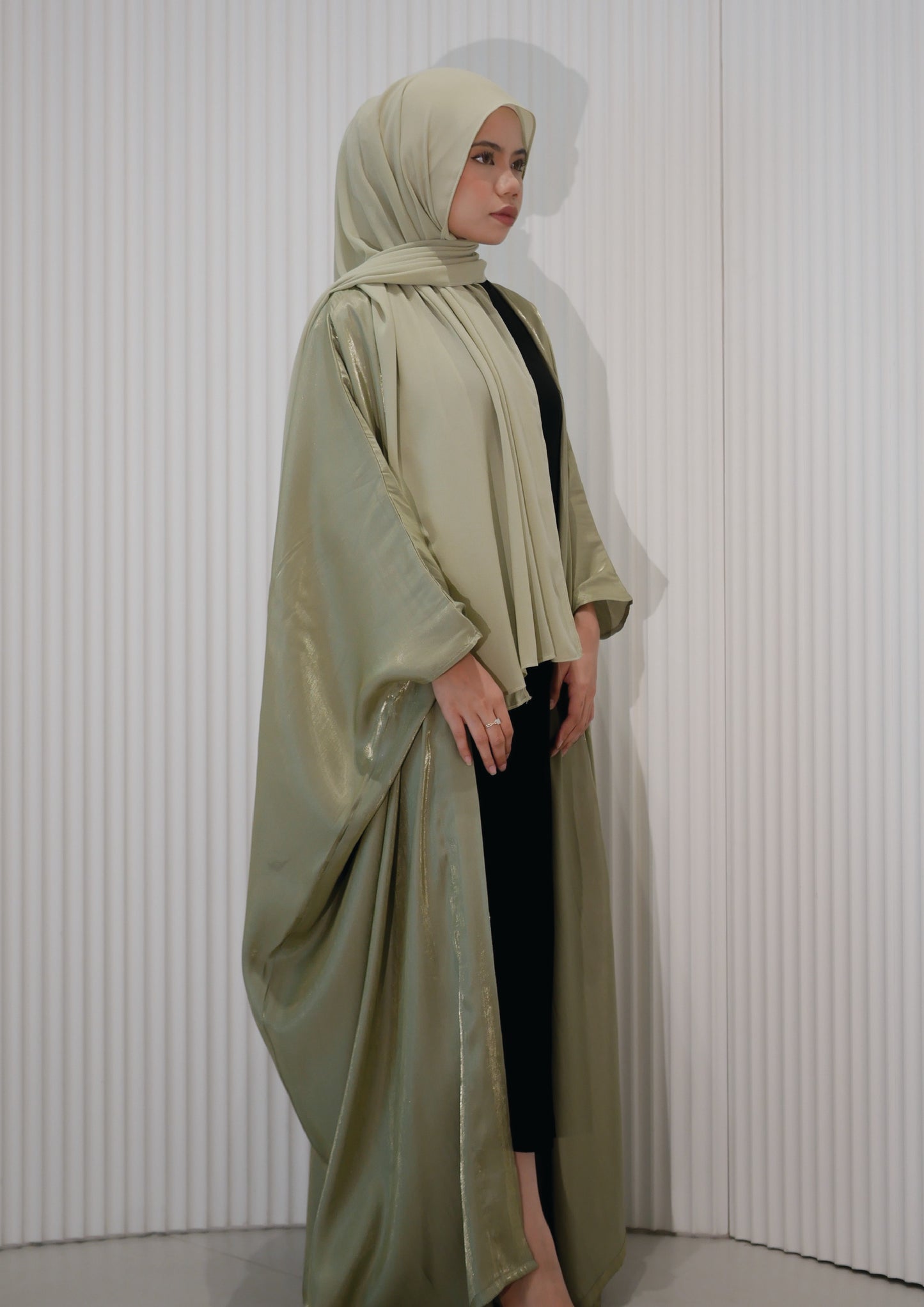 KHALEEJI Abaya in Olive