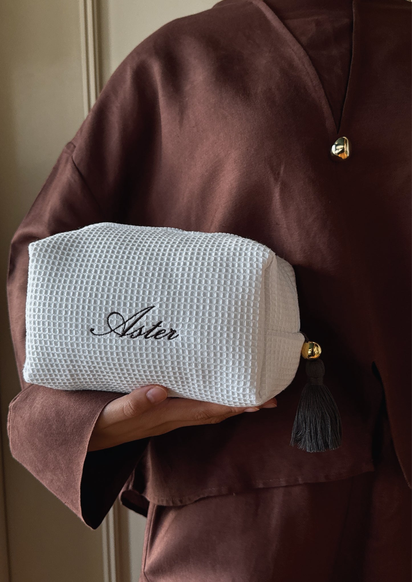 Le Posh Case in Deep Oak