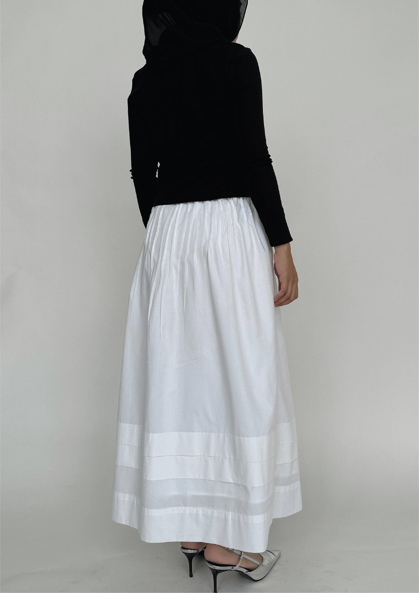 Poplin Pleated Skirt in White Swan