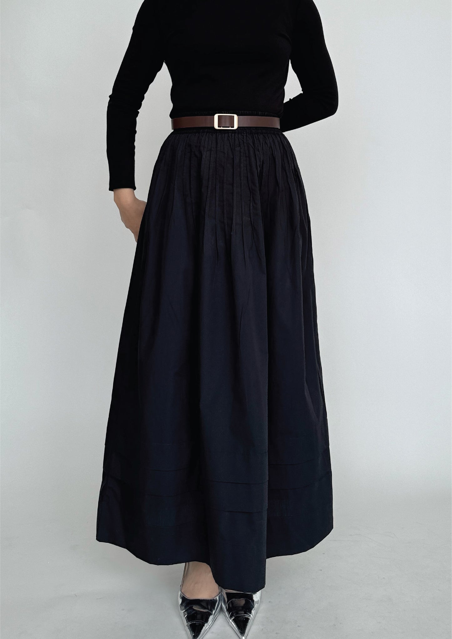 Poplin Pleated Skirt in Black Nature