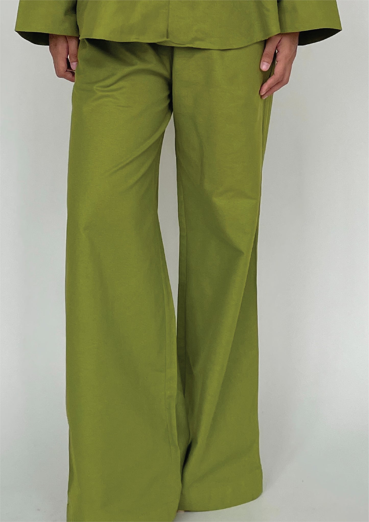 The Essential Summer Pants in Tropical Green