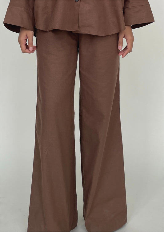 The Essential Summer Pants in Brown Cedar